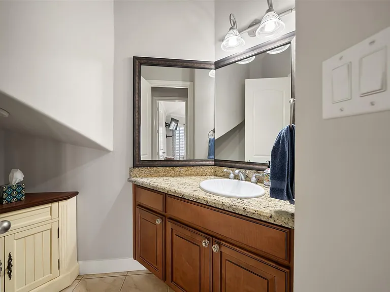 390 Wedgewood Dr — Photo 22