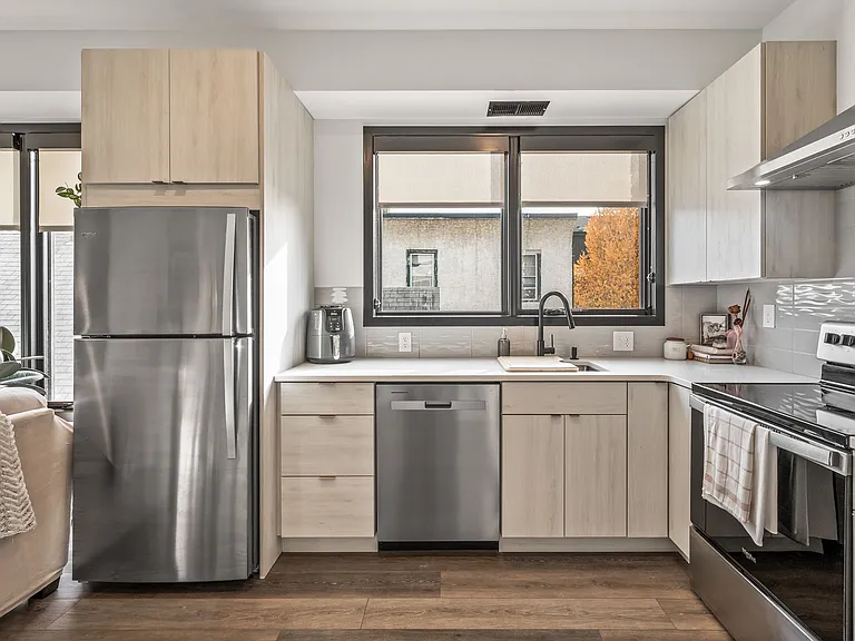Olive Apartments — Photo 13
