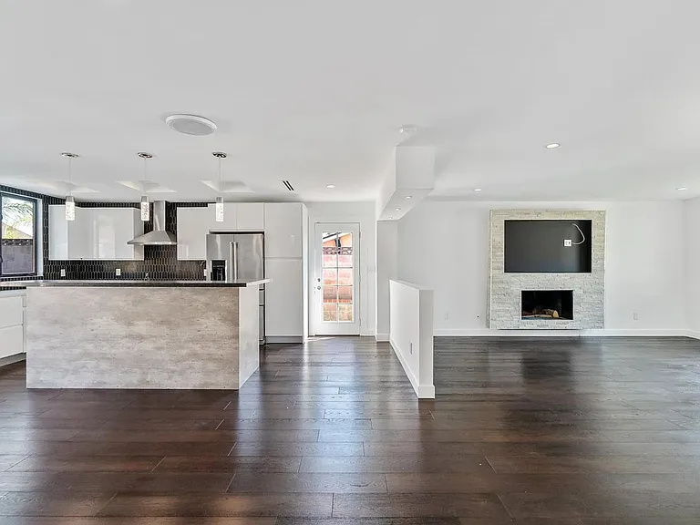 13940 Bermax Ave — Photo 40