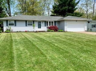 2777 Greenridge Rd, Barberton, OH 44203