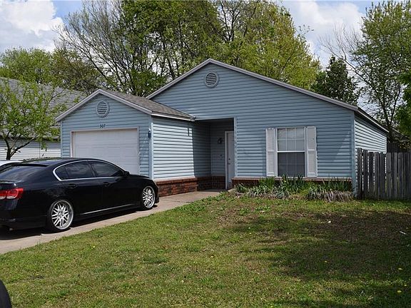 2nd image of 307 Parkcrest Dr