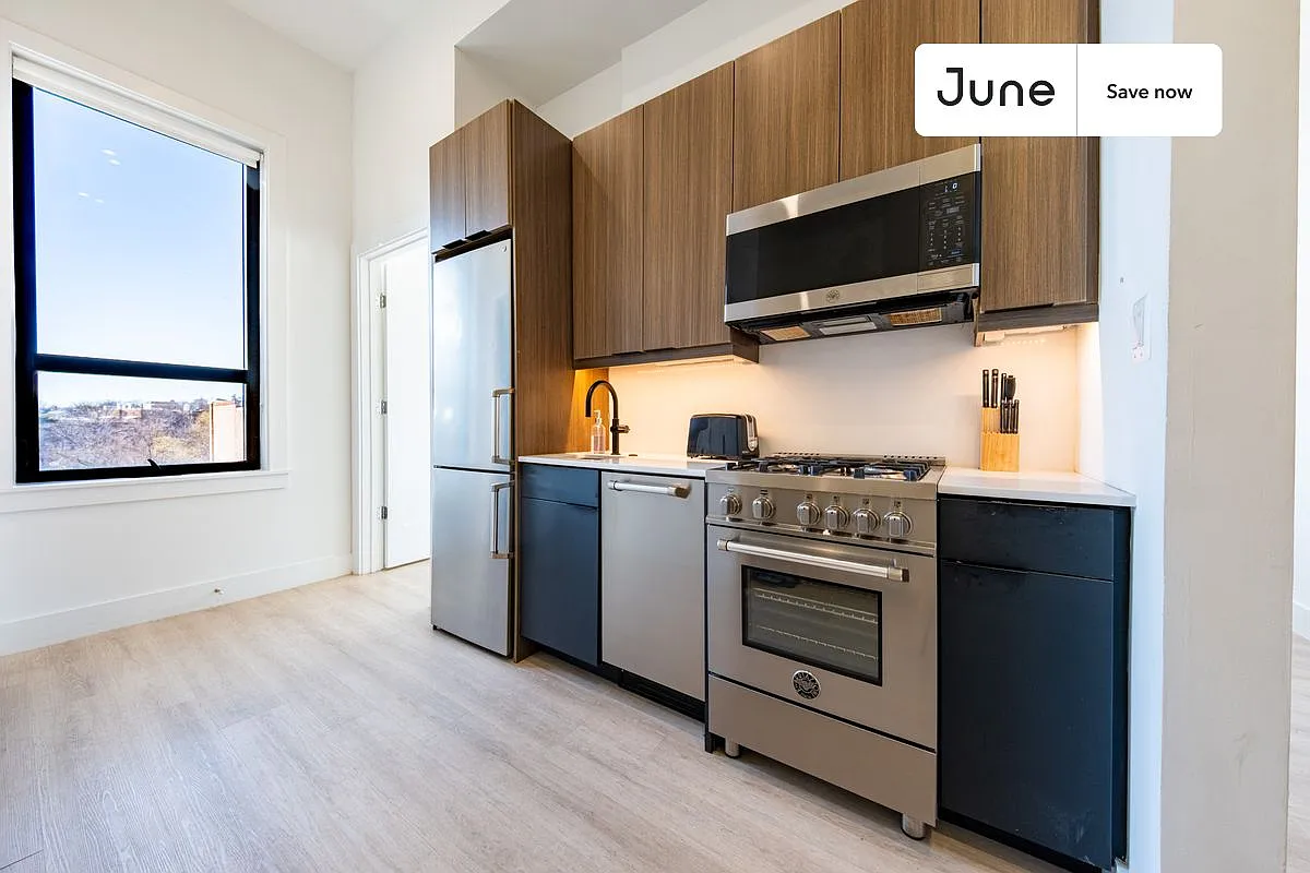 4 bedroom in Dupont Circle on a flexible lease #1906 — Photo 1