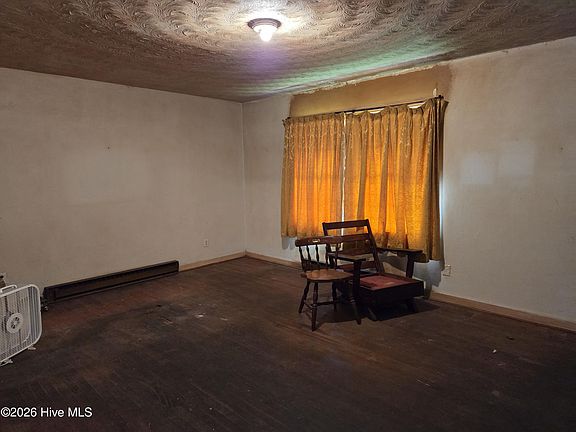 4th image of 211 E Modlin Road