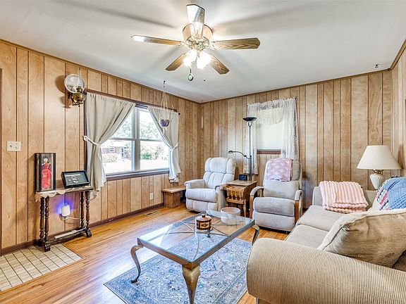 4th image of 10224 E 7th St