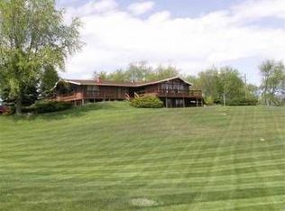 2802 N Partridge Hollow Dr, Janesville, WI 53548