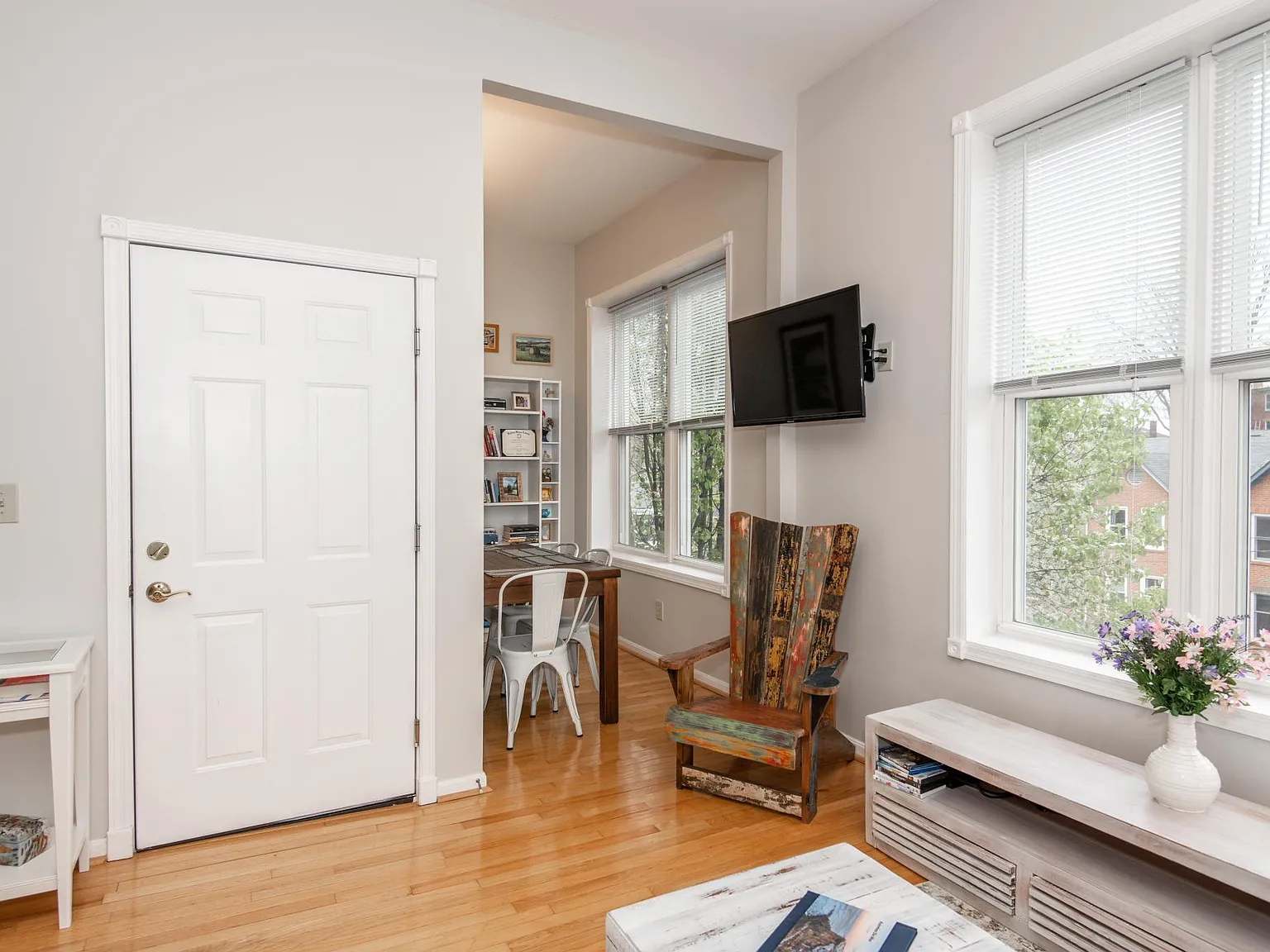 2126 Fulton Ave — Photo 4