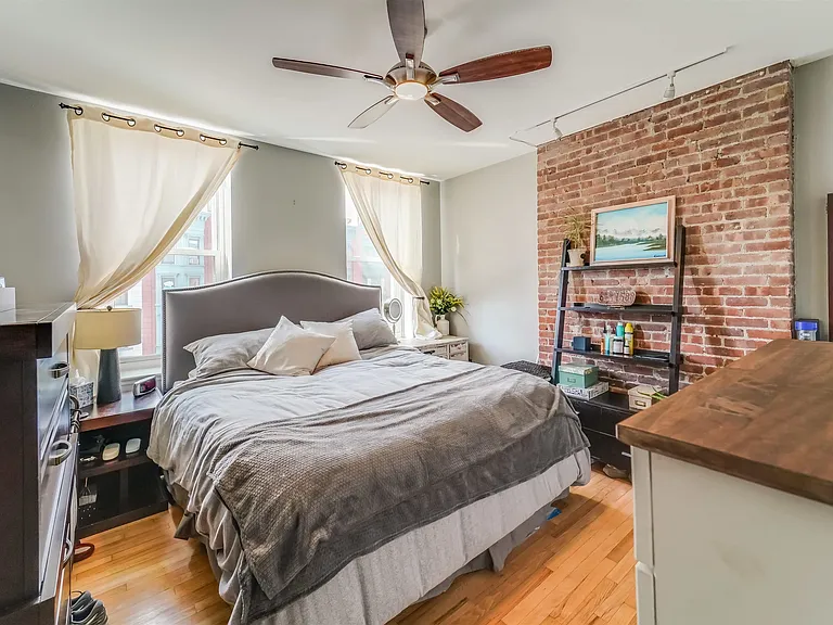 1103 Washington St #7 — Photo 7