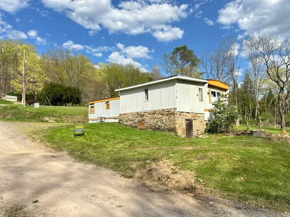 111 Parnell Rd, Confluence, PA 15424