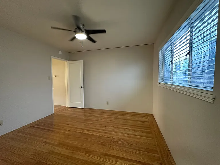 2508 L Street Classic Midtown Living — Photo 7