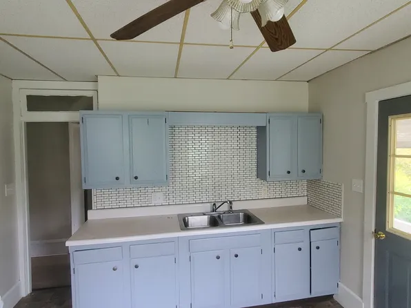 115 Center St Floor 2, Milton, PA 17847