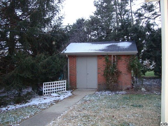 2nd image of 585 Shawnee Ct