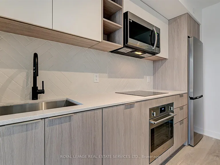 36 Zorra St #523 — Photo 6