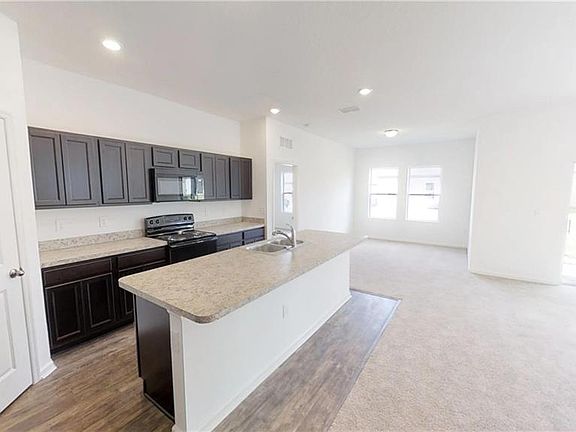 3rd image of 338 Eaglecrest Dr