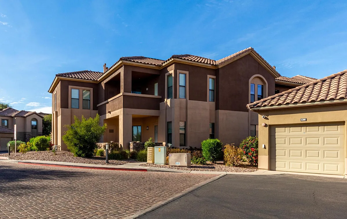 Building Photo - 7027 Scottsdale Rd #117