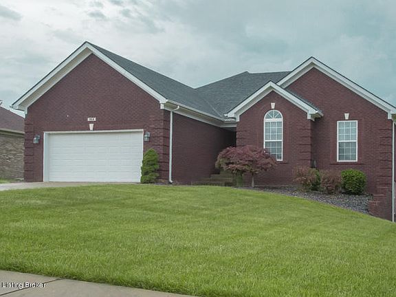 3rd image of 164 E Woodlake Cir