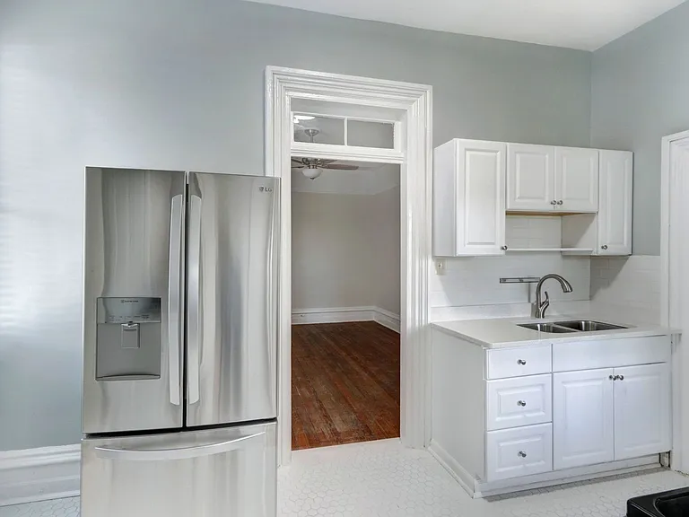 218 E Henry St #B — Photo 14