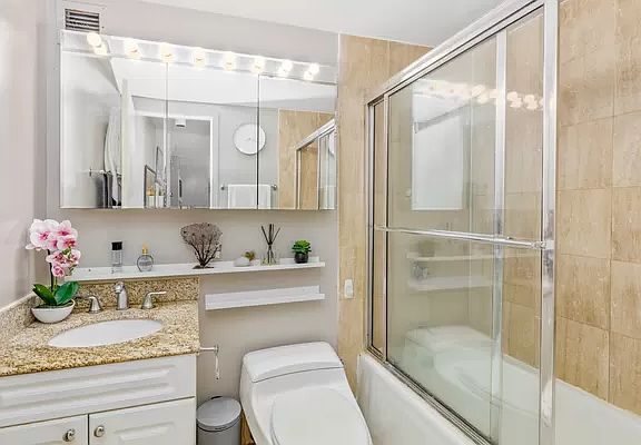 5th image of 1 Irving Pl APT P8h