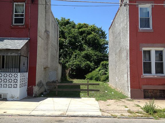 2nd image of 2848 N Hutchinson St
