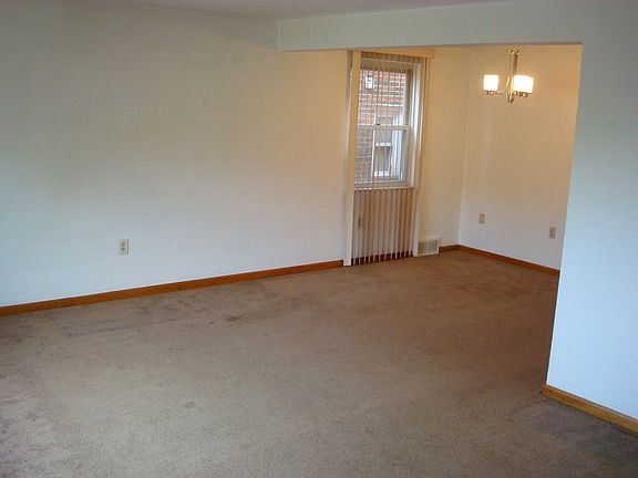 Living Room / Dining Room