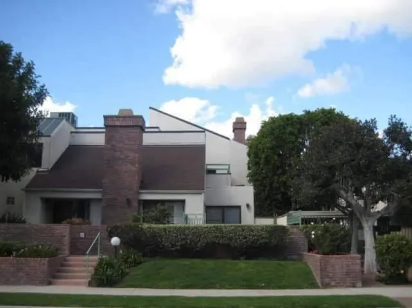 18757 Hatteras St, Tarzana, CA 91356