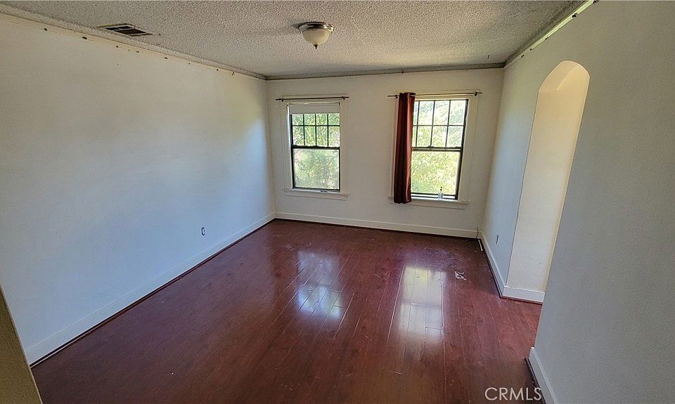 1st image of 120 W Marshall Blvd #6