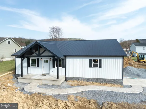 124 Mill St, Millheim, PA 16854