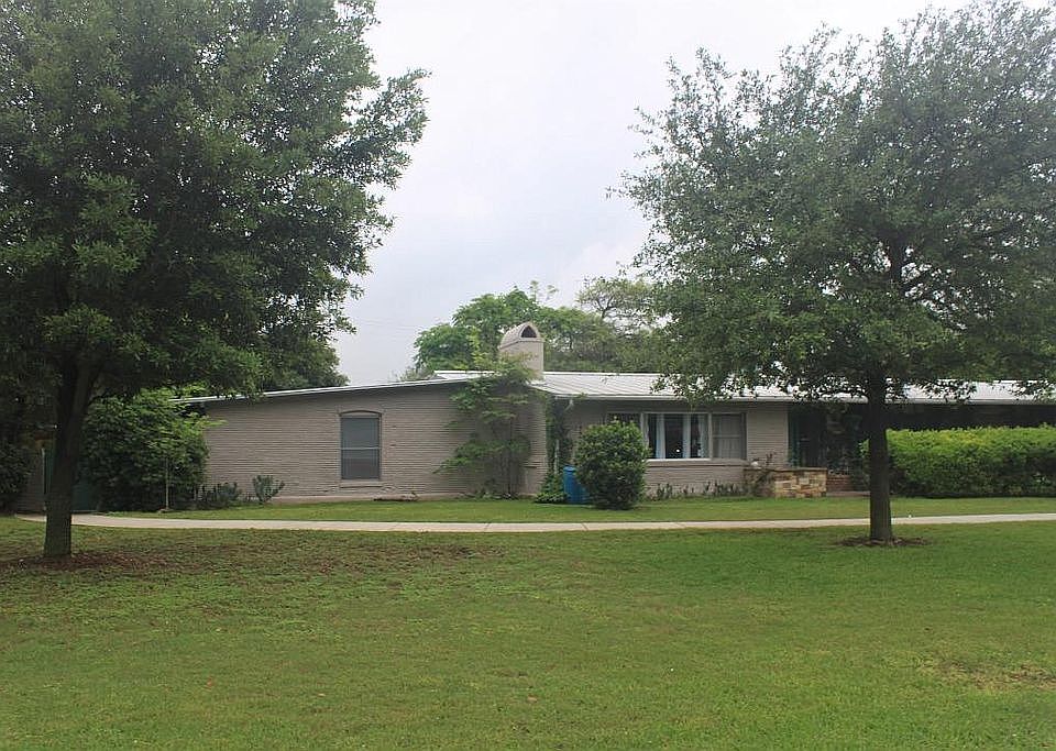 Road side view of house