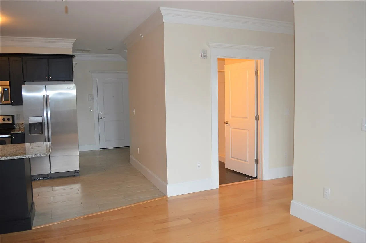 1 bed, 700 sqft, $1,995 — Photo 3