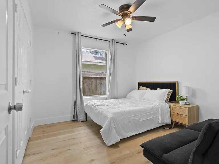 Shining Leaf Ct — Photo 18