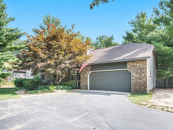 3rd image of 2966 Canyonside Ct NE