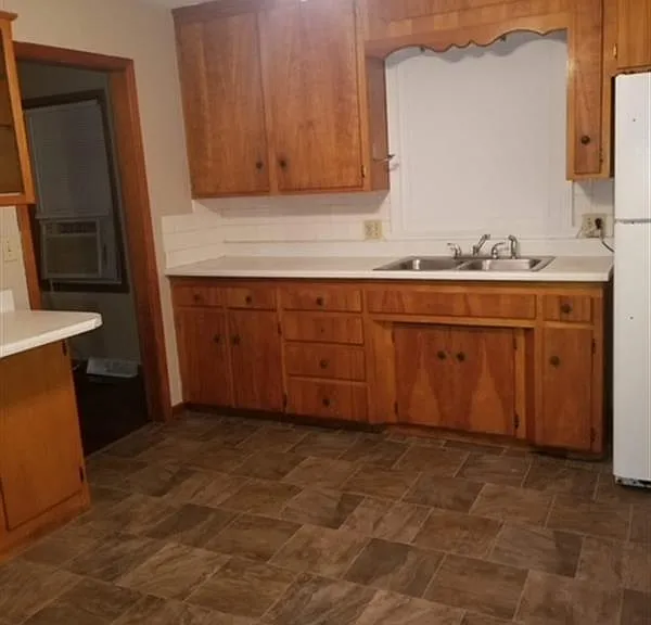 418 Jefferson St — Photo 3