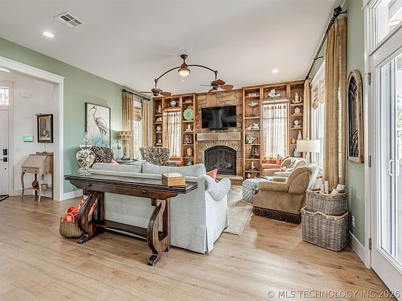 5th image of 76 Ridgeline Rd