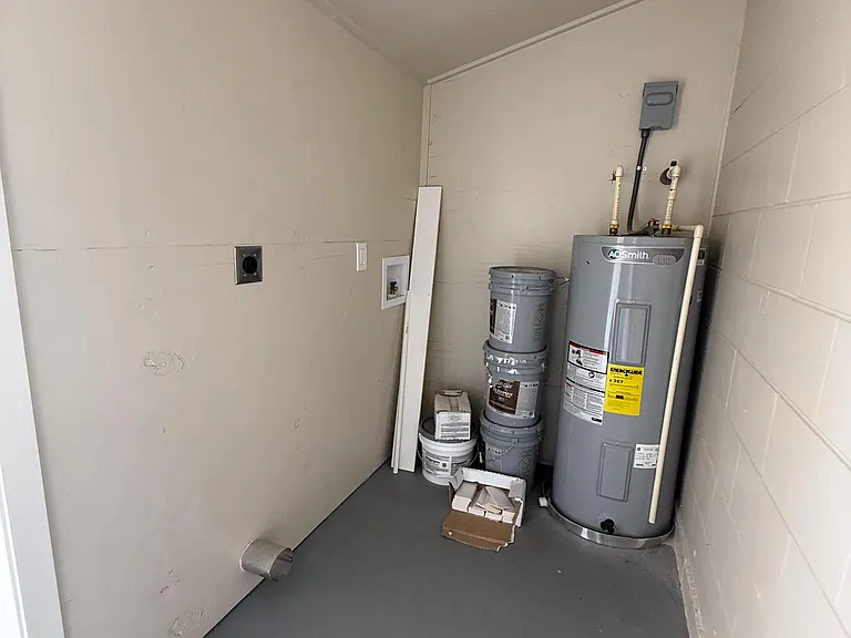 4930 72nd St N #1 — Photo 3