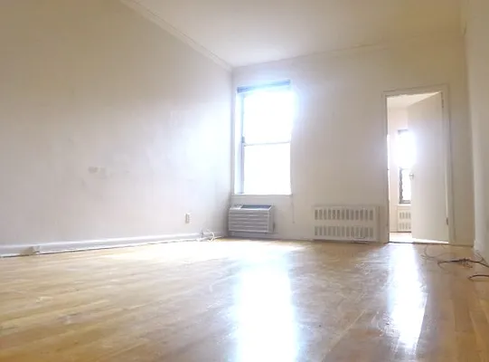 Rented by Paley Management | media 17