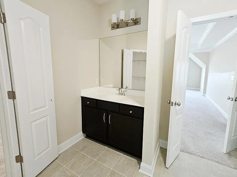 5790 Highland Grove Dr — Photo 15