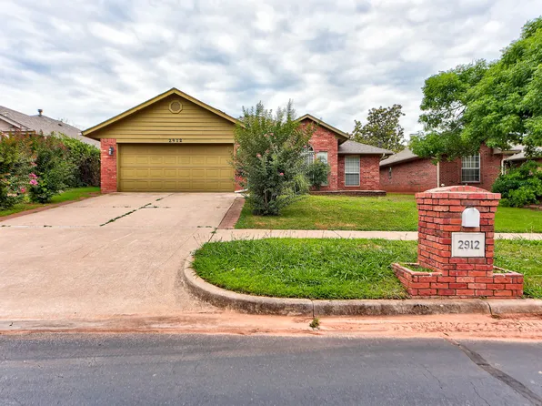 2912 Edinburg Dr, Norman, OK 73071