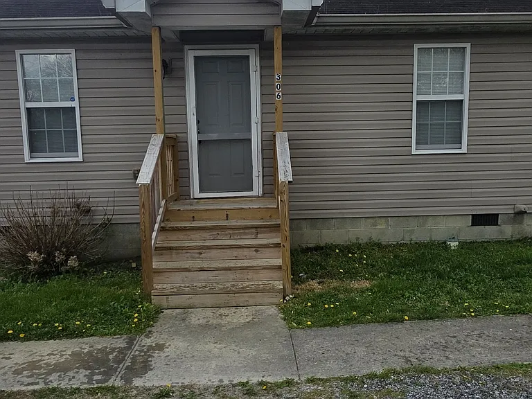 306 N Polk St — Photo 1