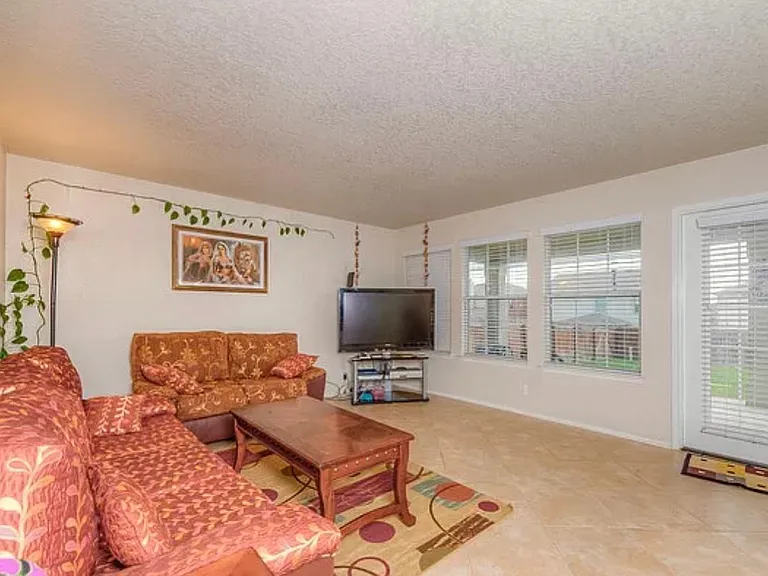 6523 Kestrel Ln — Photo 4