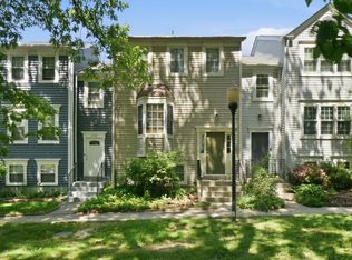 2391 Hunters Square Ct, Reston, VA 20191