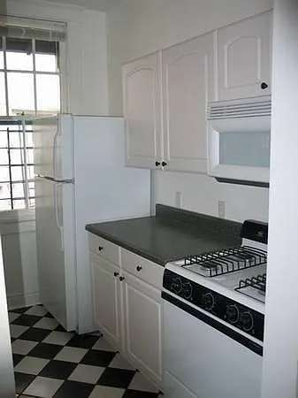 6102 S Claiborne Ave — Photo 4