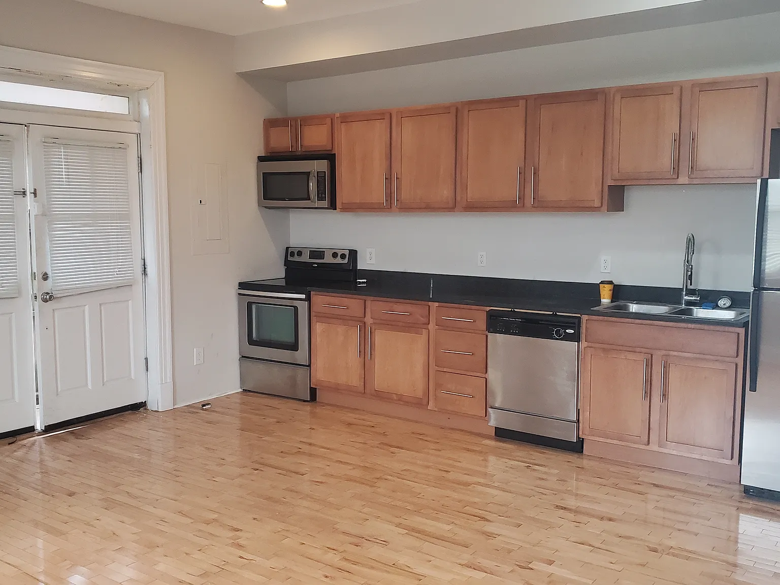 1 bed, 700 sqft, $1,100 — Photo 1