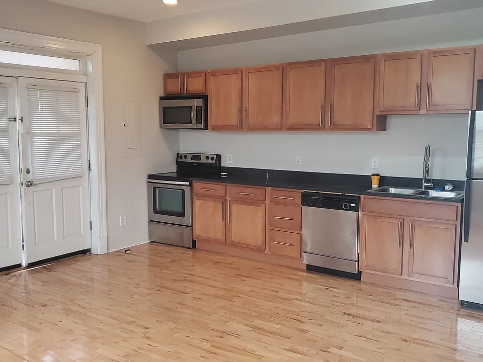1814 Sidney St #2