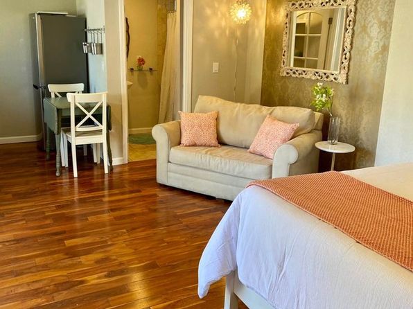 240 Carmelita Dr