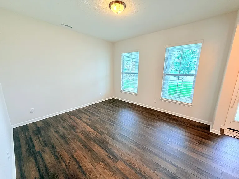 4030 Omaha Dr — Photo 7