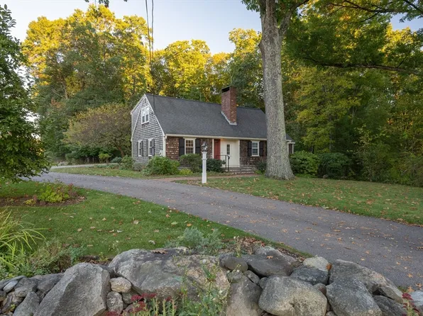 153 Grove St, Lexington, MA 02420