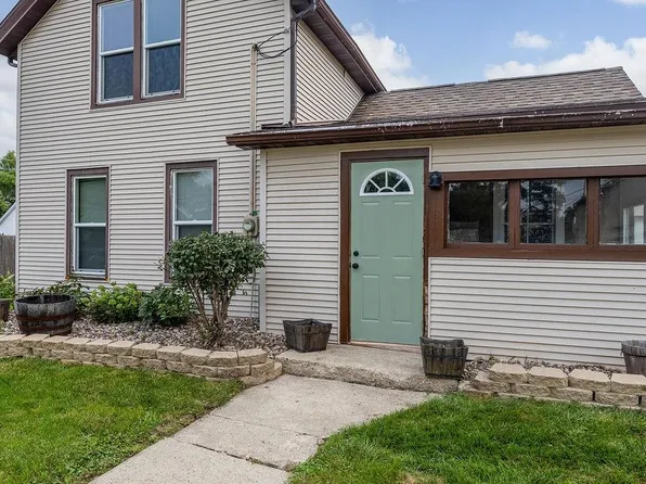200 N Rutland Ave, Brooklyn, WI 53521