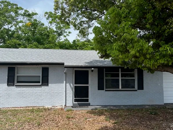 11905 Meadow Dr, Port Richey, FL 34668