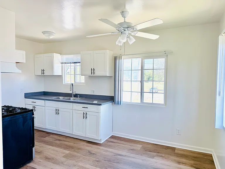 7045 Whitsett Ave #3 — Photo 5