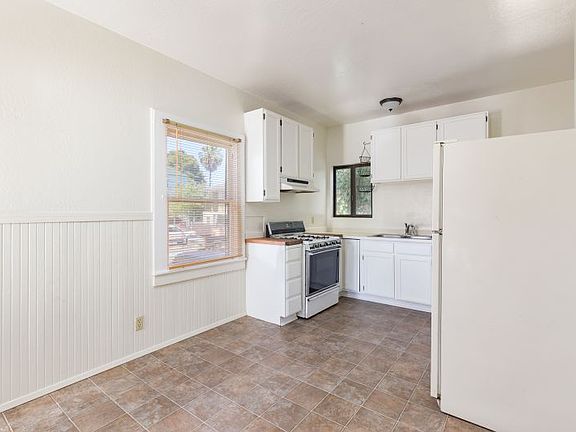 5th image of 212 Cedar St #A