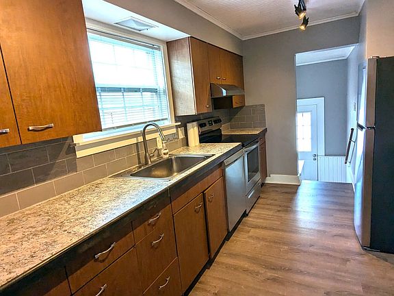 4th image of 1125 Pennoyer Ave APT 1